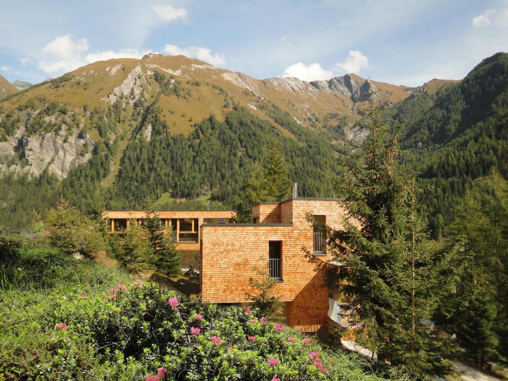 Gradonna Mountain Resort Chalets & Hotel Kals am Grossglockner Exterior photo