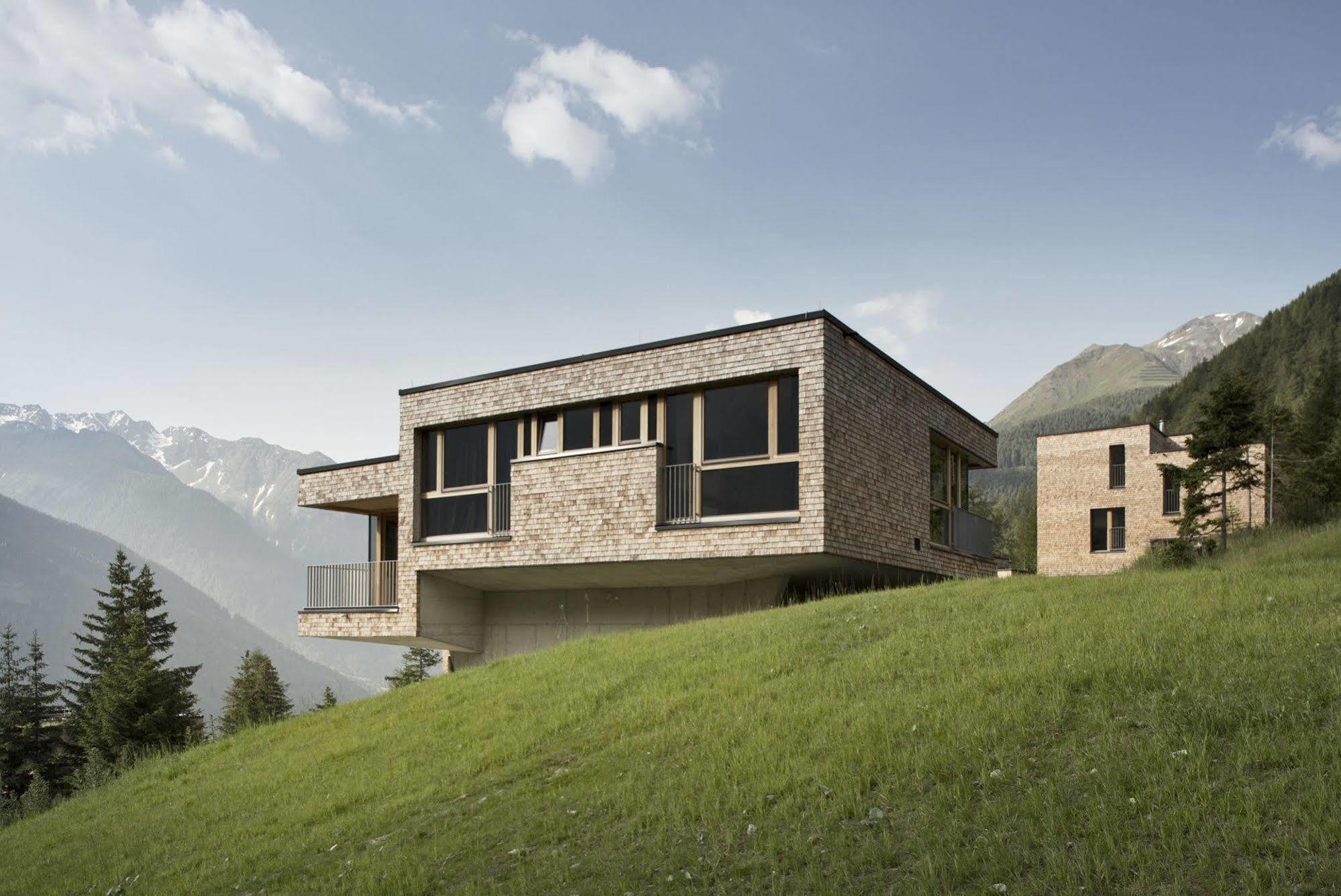 Gradonna Mountain Resort Chalets & Hotel Kals am Grossglockner Exterior photo